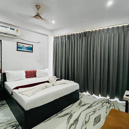 Hotel Vinayak Plaza Varanasi Ngoại thất bức ảnh