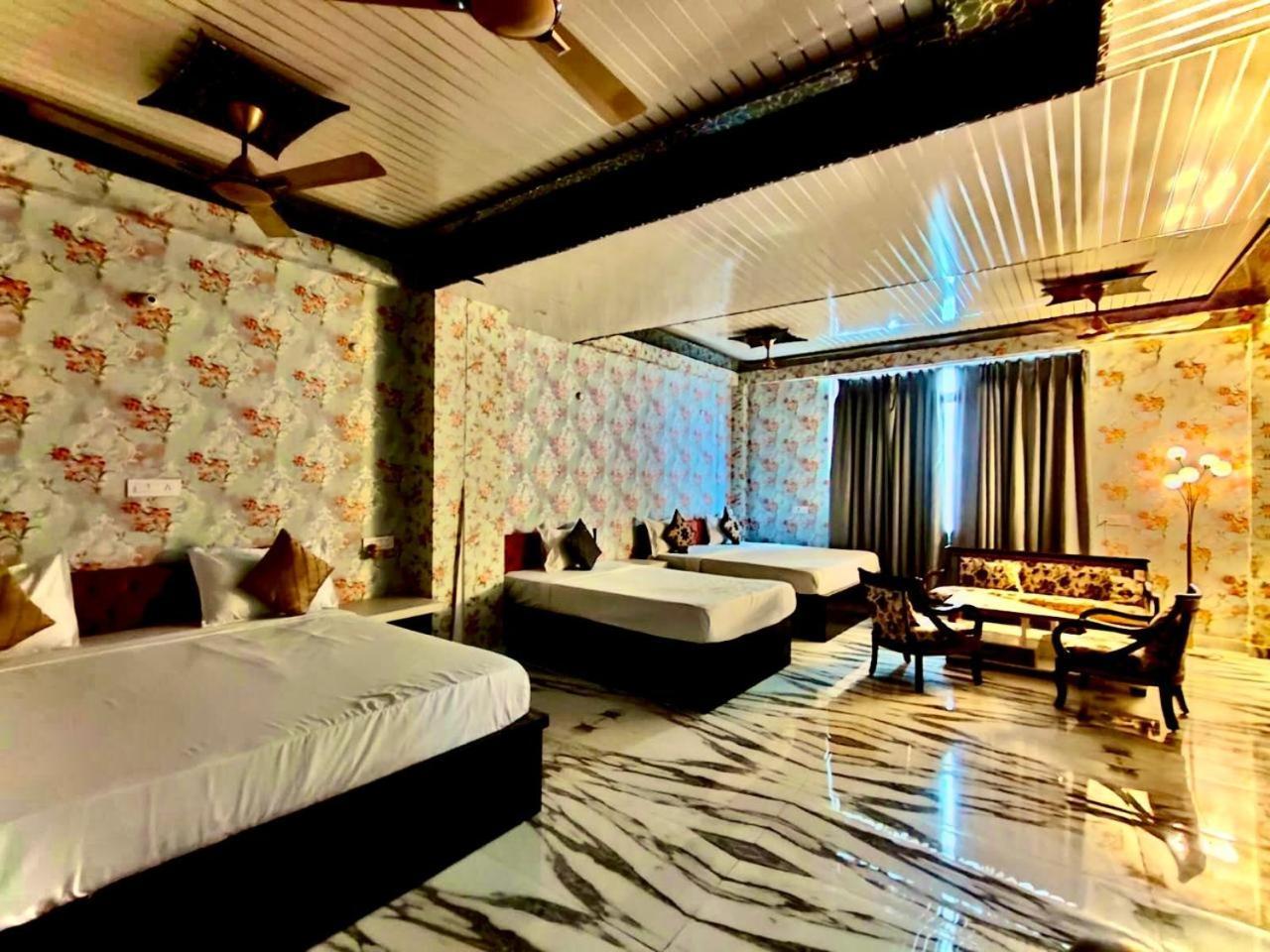 Hotel Vinayak Plaza Varanasi Ngoại thất bức ảnh