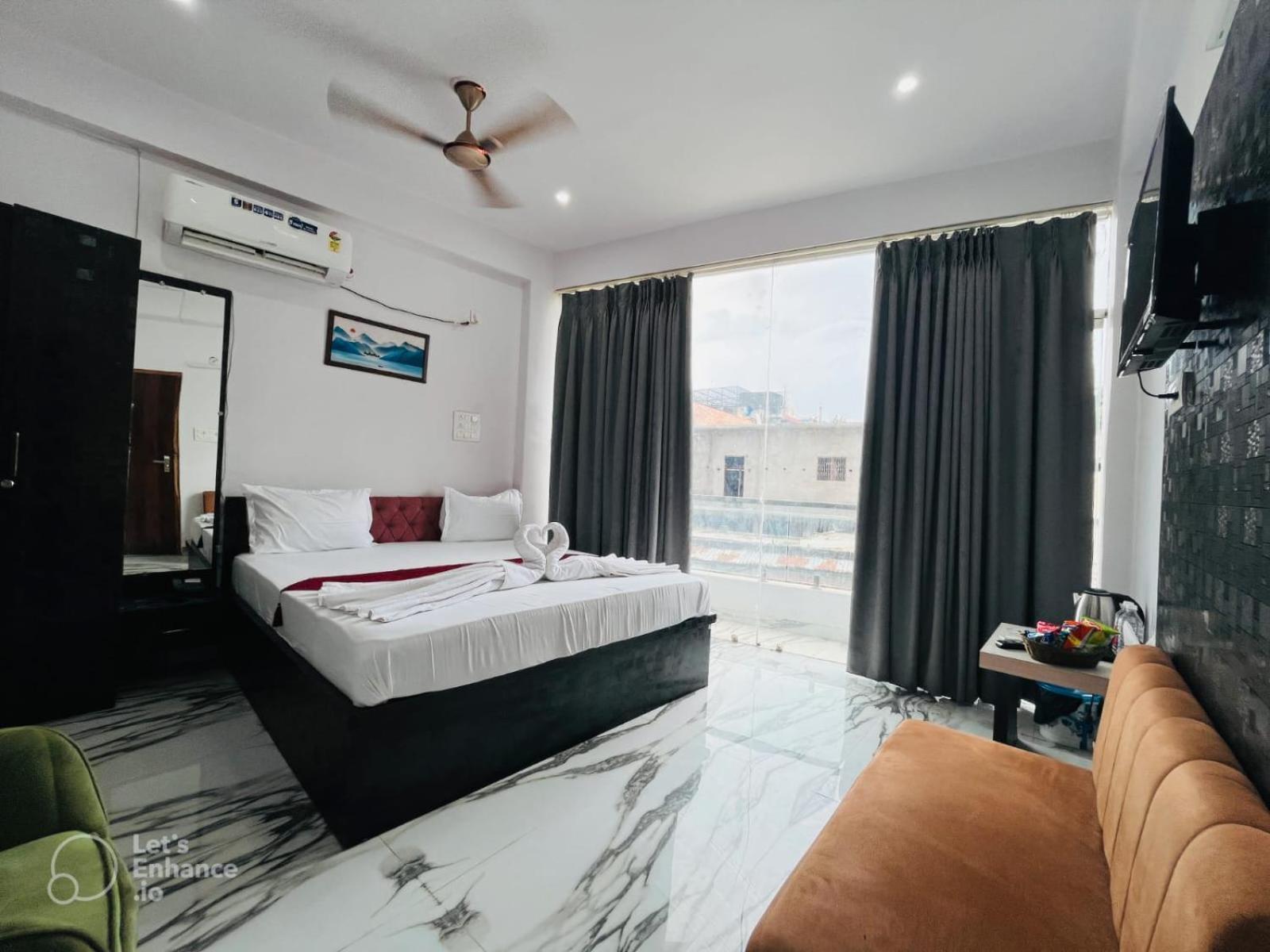 Hotel Vinayak Plaza Varanasi Ngoại thất bức ảnh