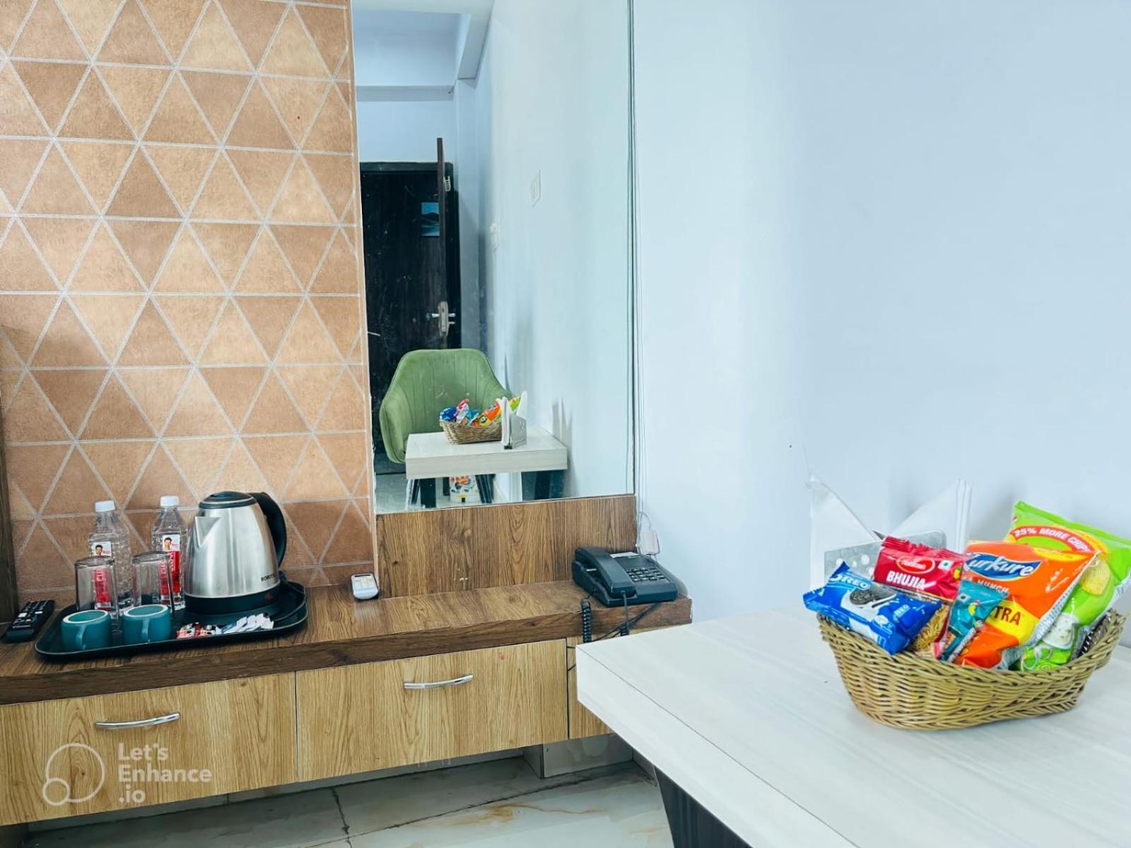 Hotel Vinayak Plaza Varanasi Ngoại thất bức ảnh